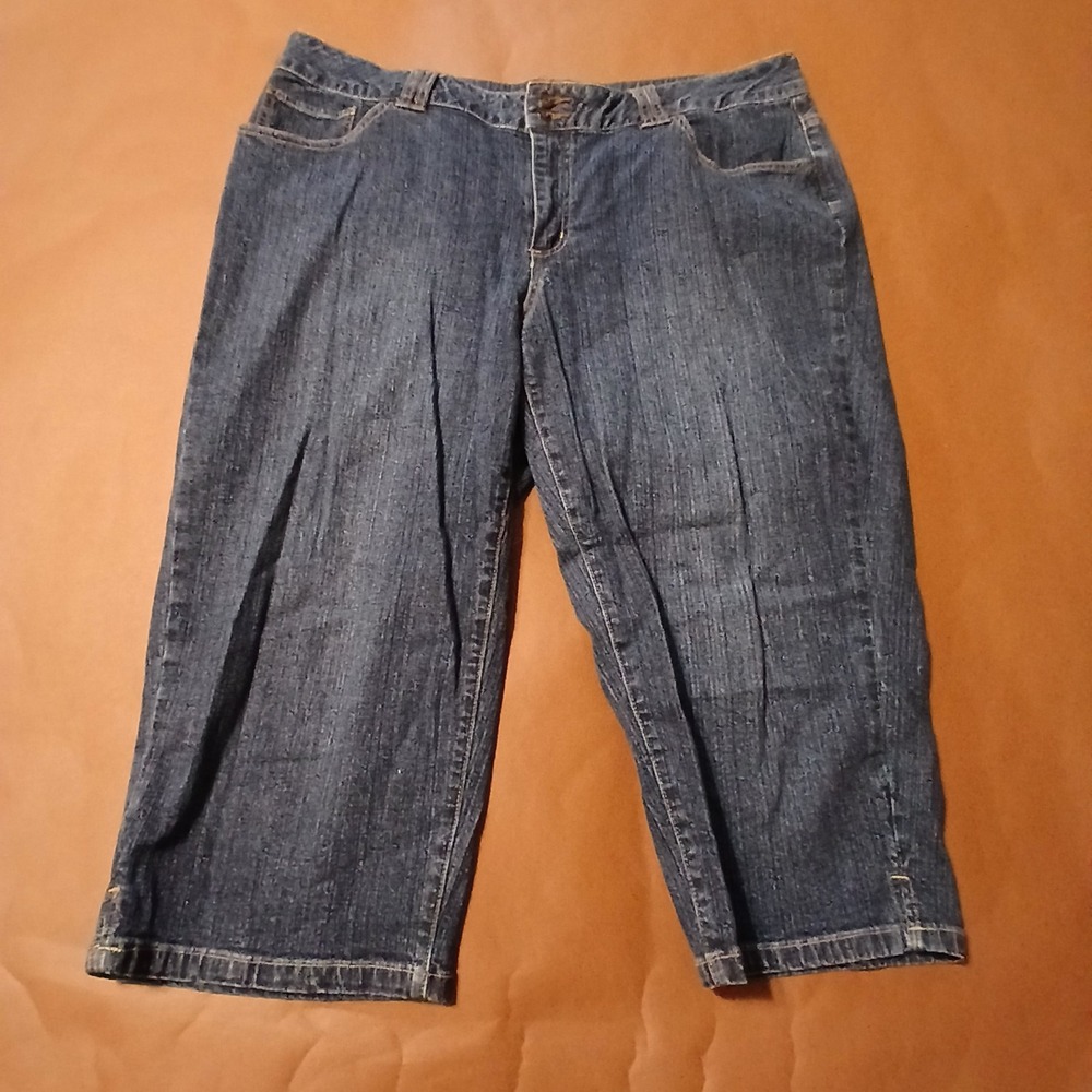 St. Johns Bay Womens 20W Dark Wash Denim Capri Jeans Cropped Indigo Stretch